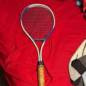 Magnum ET 112 Blue and White Tennis Racket